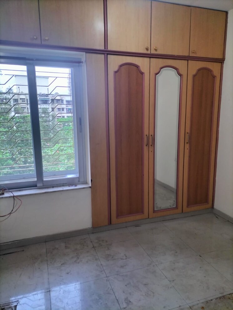 Room, siddhanchal-chs 3 Bedroom 1100 Sq.Ft. Apartment In Pawar Nagar Thane 9114543