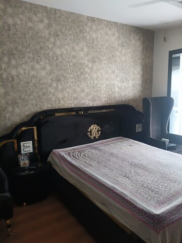 Bedroom in 3 BHK Apartment at Embassy Palace, Cunningham Road – for Rent