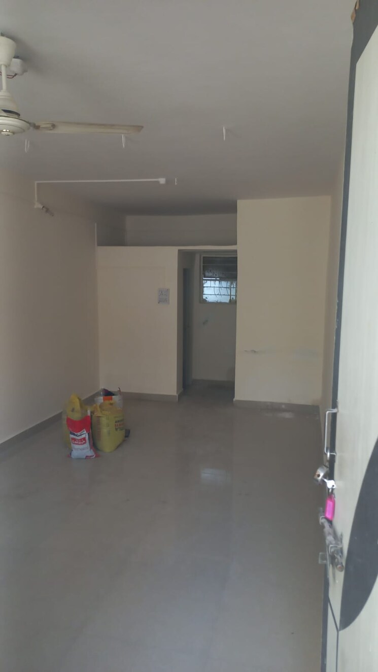Room, rajendra-apartment 1 RK 300 Sq.Ft. Independent House In Dhankawadi Pune 9114562