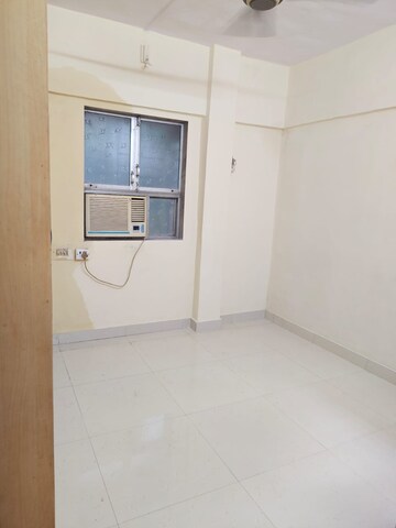 Room in 1 BHK Apartment at Shree Ram Bhavan, Malad West – for Rent