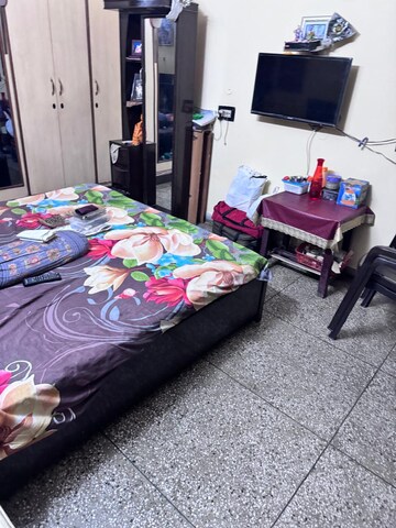 Bedroom in 2 BHK Builder Floor at Vaishali Sector 3 – for Rent