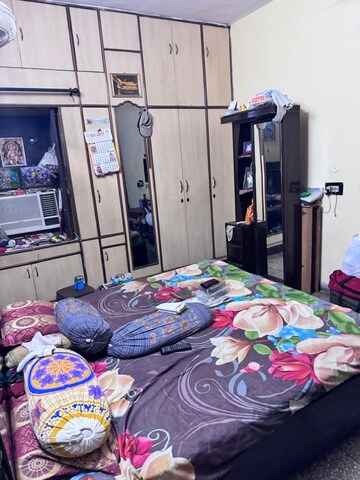 Bedroom in 2 BHK Builder Floor at Vaishali Sector 3 – for Rent
