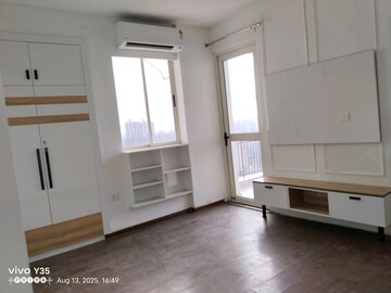 Room in 3 BHK Apartment at Imperia Esfera, Sector 37c – for Sale