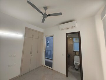 Room in 3 BHK Apartment at Smart World Orchard, Sector 61 – for Rent