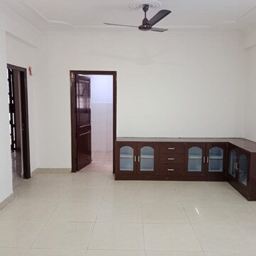 Room in 2 BHK Villa at Eros Rosewood Villas, Rosewood City – for Rent