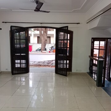 Room in 2 BHK Villa at Eros Rosewood Villas, Rosewood City – for Rent
