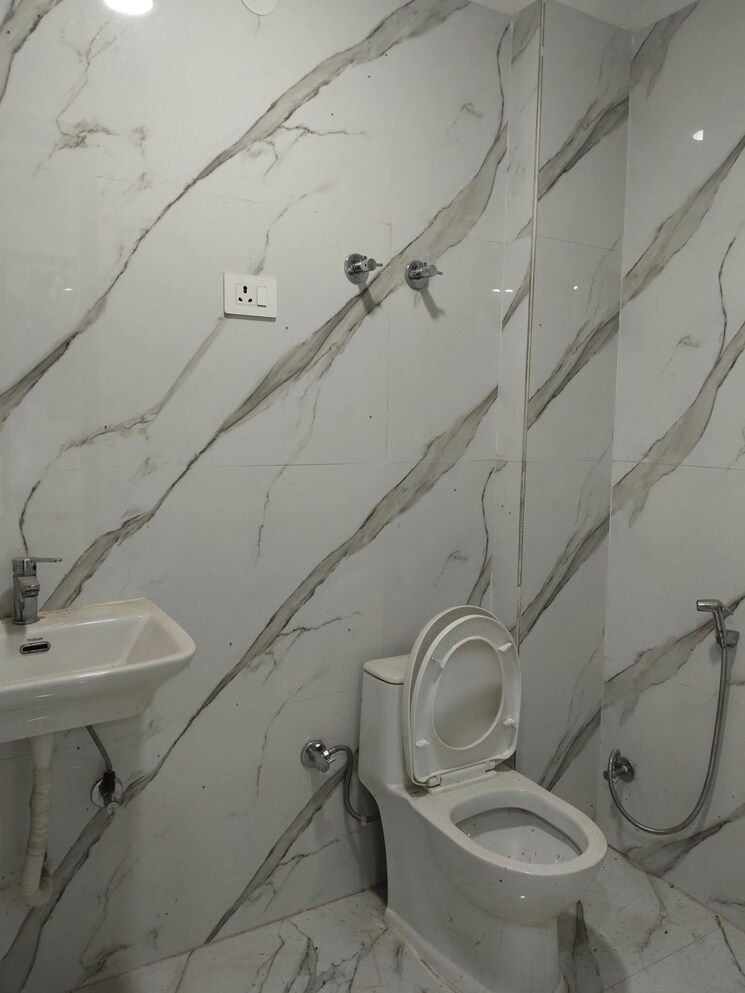 Bathroom, saket 2 Bedroom 900 Sq.Ft. Builder Floor In Saket Delhi 9114725