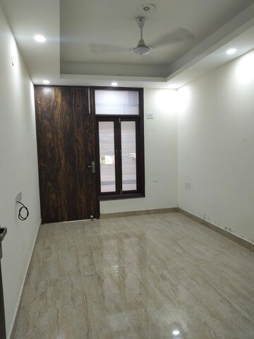 Room in 2 BHK Builder Floor at Saket – for Rent