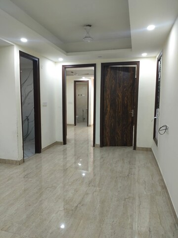 2 BHK Builder Floor For Rent in Saket