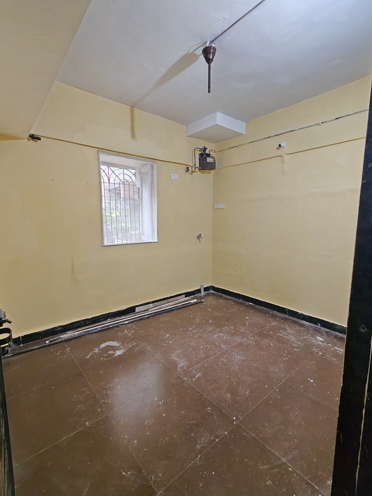 Room, malad west 1 Bedroom 420 Sq.Ft. Apartment In Malad West Mumbai 9114705