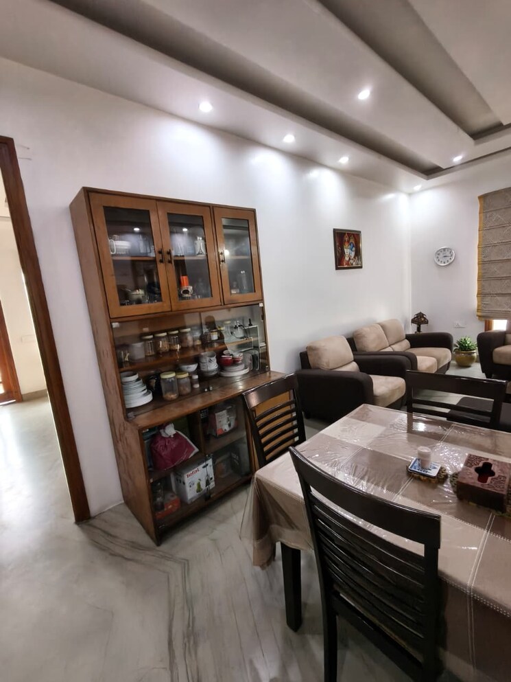 Living Room, sector 5 2 Bedroom 2600 Sq.Ft. Builder Floor In Sector 5 Gurgaon 9114683