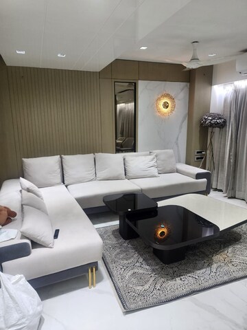 Team Area in 3.5 BHK Apartment at Vashi Sector 29 – for Sale
