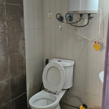 Bathroom in 3 BHK Apartment at Supertech Cape Town, Sector 74 – for Rent