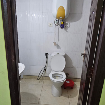 Bathroom in 3 BHK Apartment at Supertech Cape Town, Sector 74 – for Rent