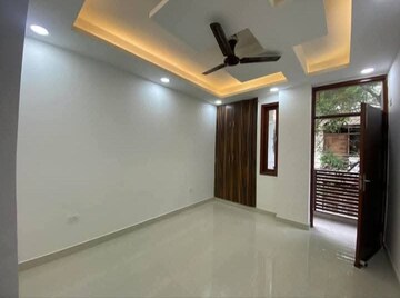 Room in 1 BHK Builder Floor at Saket – for Rent