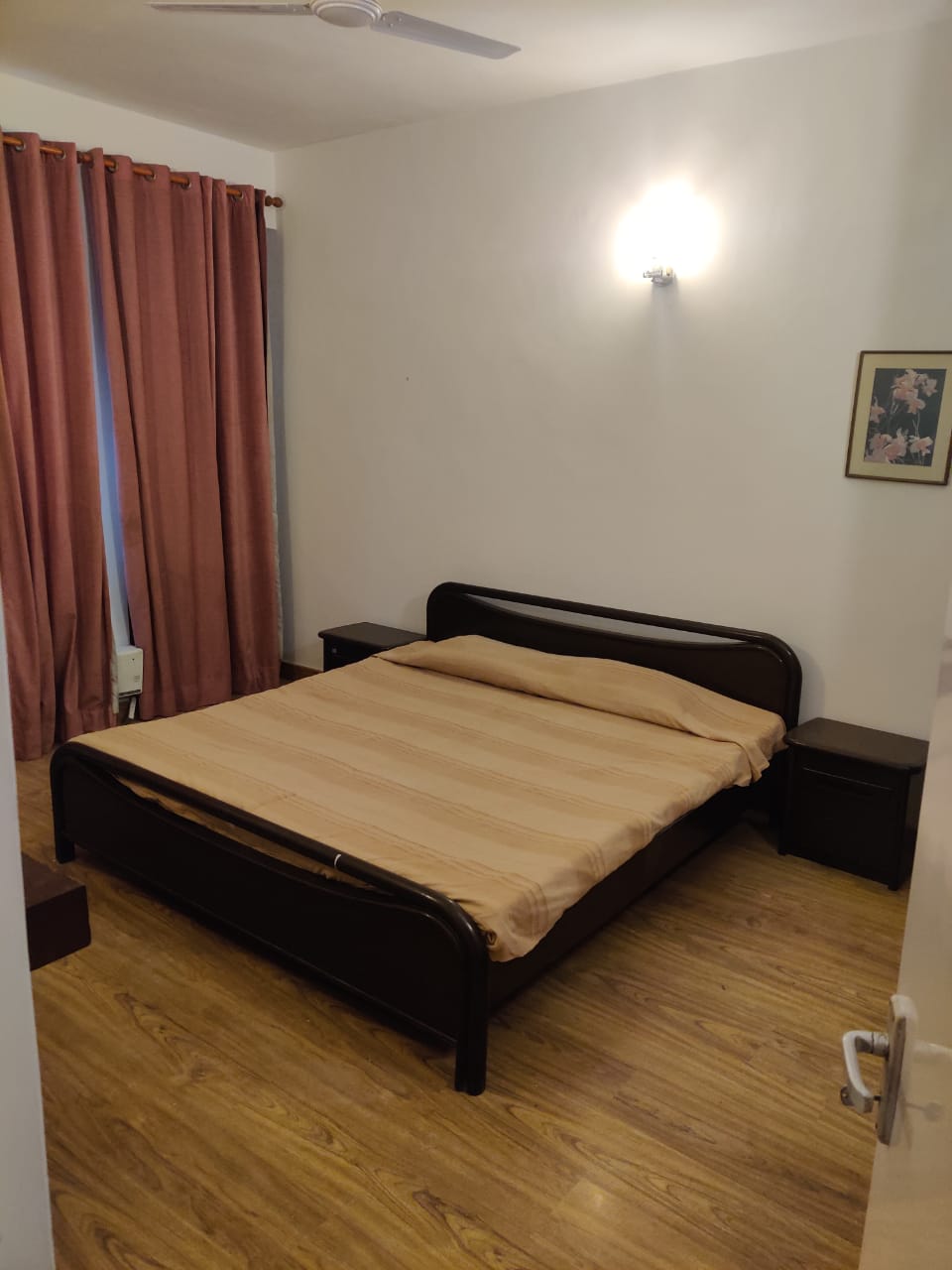 2 BHK + Pooja Room Apartment For Rent in DLF Silver Oaks