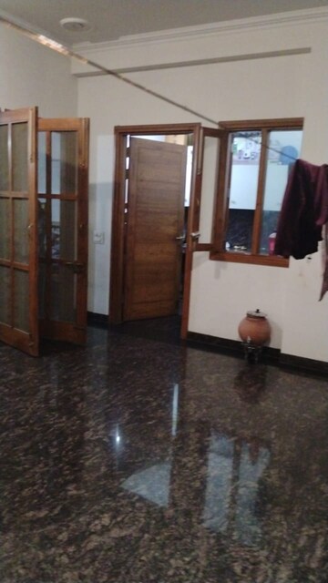 Room in 2 BHK Builder Floor at RBC II, Sushant Lok I – for Rent