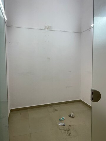  Office Space For Rent in Rustomjee Eaze Zone Mall, Malad West