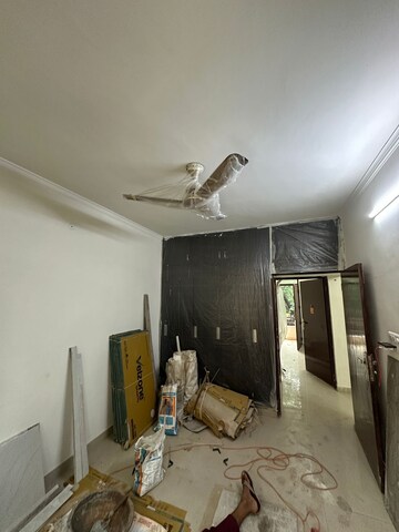 Room in 2 BHK Apartment at Vasant Kunj – for Rent