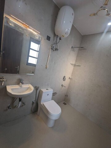 Bathroom in 1 BHK Builder Floor at Saket – for Rent