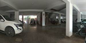Parking in 3 BHK Builder Floor at Chattarpur – for Sale