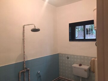 Furnished Amenities in 1 BHK Apartment at Five Star Apartments, Sangamvadi – for Rent