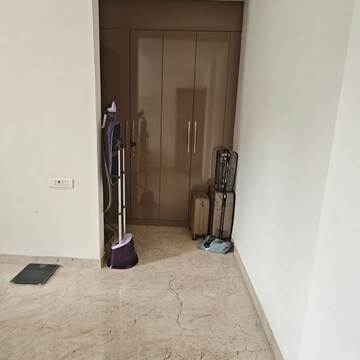 Room in 2 BHK Apartment at Unitech Uniworld Gardens 2, Malibu Town – for Rent