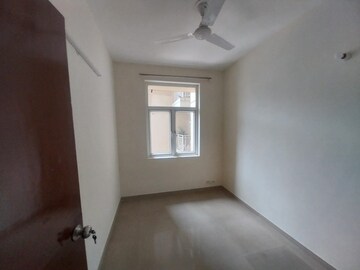 Room in 2 BHK Apartment at Mahagun Mywoods, Sector 16c Greater Noida – for Rent