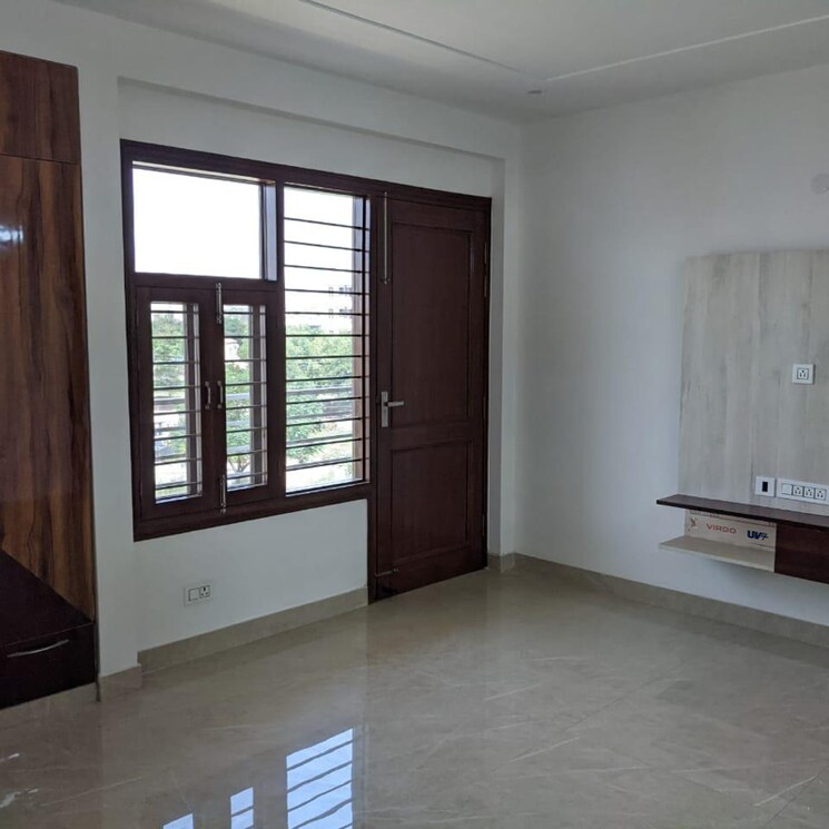 Room, sector 57 3 Bedroom 3000 Sq.Ft. Builder Floor In Sector 57 Gurgaon 9114927