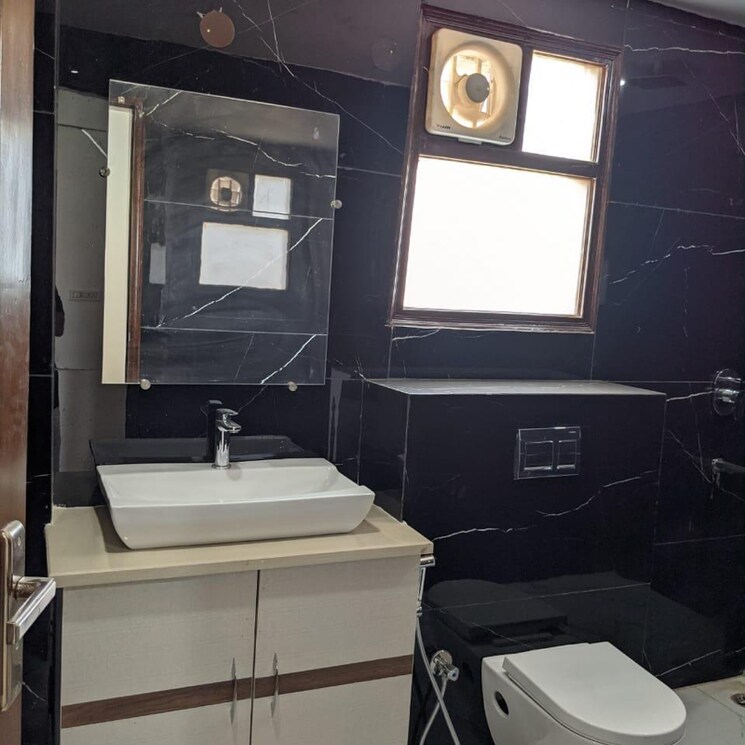 Attached Bathroom, sector 57 3 Bedroom 3000 Sq.Ft. Builder Floor In Sector 57 Gurgaon 9114927