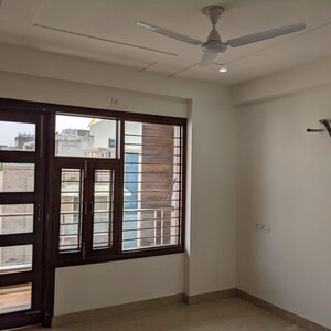 Room in 3 BHK Builder Floor at Sector 57 – for Rent