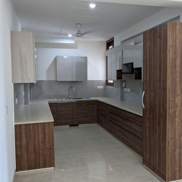Kitchen in 3 BHK Builder Floor at Sector 57 – for Rent
