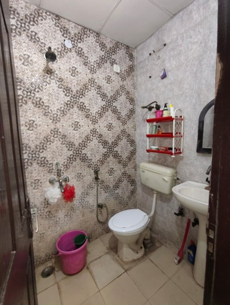 Bathroom, shanti-plaza-vaishali 1 Bedroom 550 Sq.Ft. Builder Floor In Vaishali Sector 4 Ghaziabad 9114880