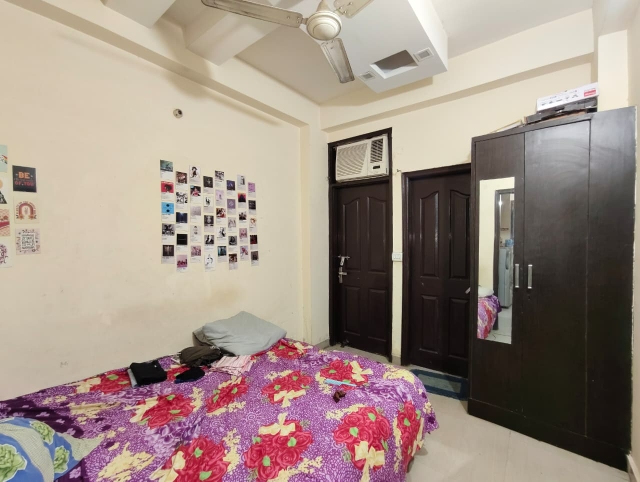 1 BHK Builder Floor For Sale in Shanti Plaza Vaishali