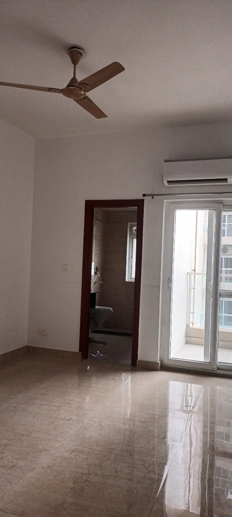 Master Bedroom, ramprastha-platinum-height 3 Bedroom 1990 Sq.Ft. Apartment In Ramprastha Greens Ghaziabad 9114926