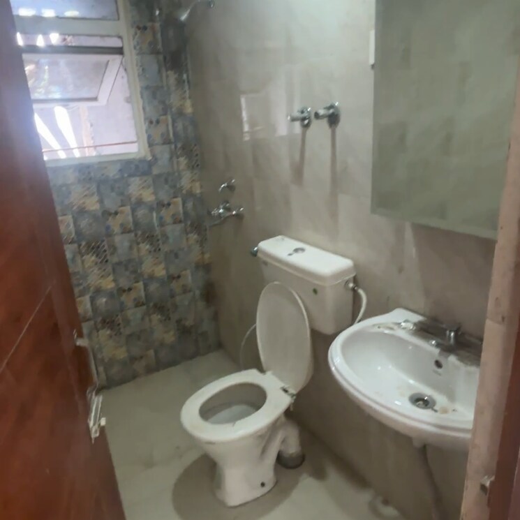 Bathroom, signature-the-millennia-2 2.5 Bedroom 645 Sq.Ft. Apartment In Garoli Kalan Gurgaon 9114908