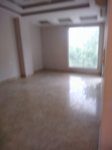 Room in 3 BHK Builder Floor at Mohit House, Sushant Lok I – for Rent
