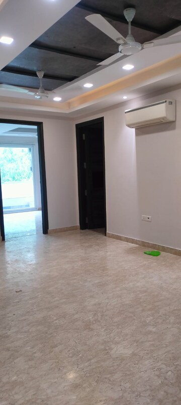 Room in 3 BHK Builder Floor at Mohit House, Sushant Lok I – for Rent