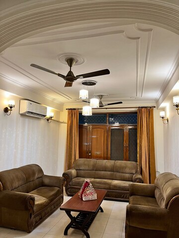 Living Room in 3 BHK Builder Floor at Ansal Sushant Lok I, Sector 43 – for Rent