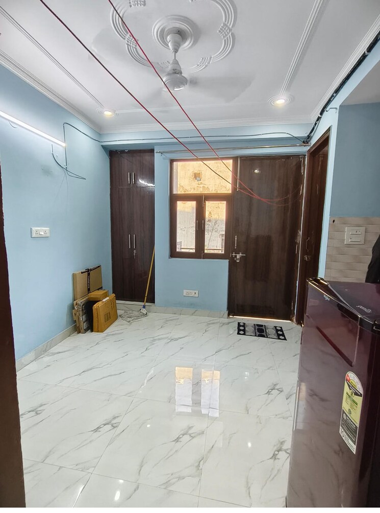 Team Area, maidan garhi 1 Bedroom 450 Sq.Ft. Builder Floor In Maidan Garhi Delhi 9114975