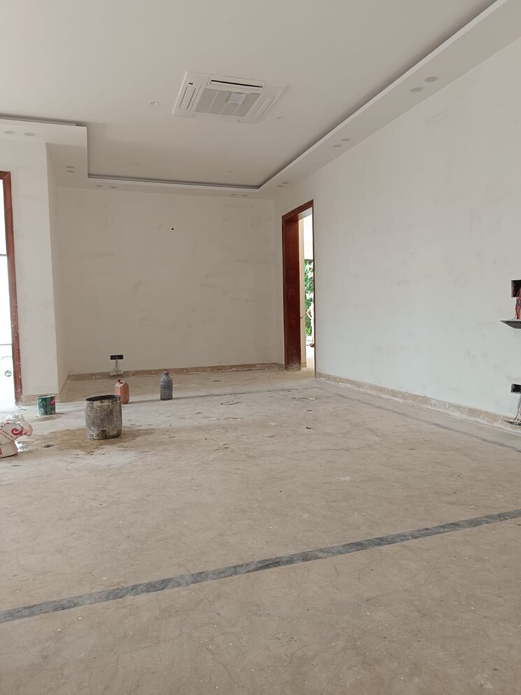 Room, ip extension 2 Bedroom 1000 Sq.Ft. Apartment In Ip Extension Delhi 9114958