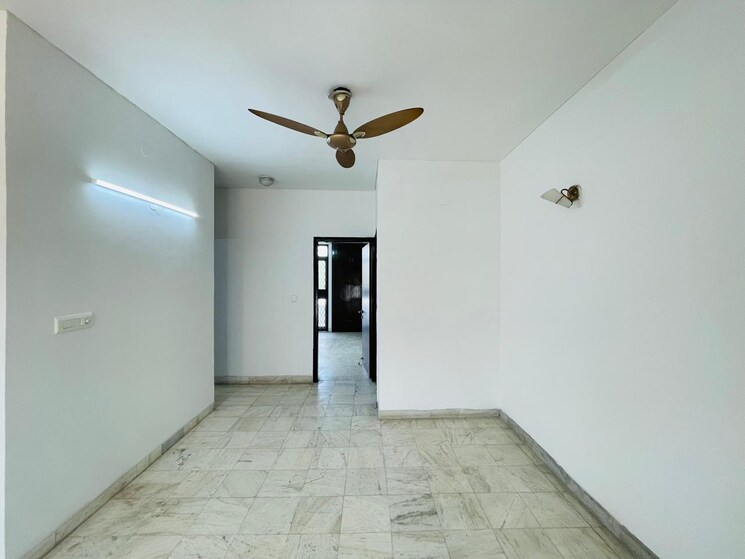 Room, ss-mayfield-gardens 2 Bedroom 200 Sq.Yd. Builder Floor In Sector 51 Gurgaon 9114954