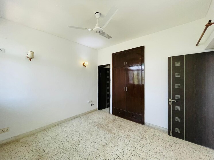 Room, ss-mayfield-gardens 2 Bedroom 200 Sq.Yd. Builder Floor In Sector 51 Gurgaon 9114954