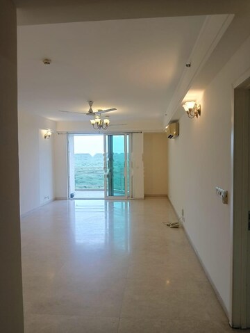 Room in 3 BHK Apartment at Smart World Orchard, Sector 61 – for Rent