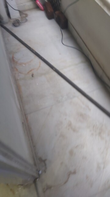 Furnished Amenities in 2.5 BHK Builder Floor at Mayur Vihar – for Rent