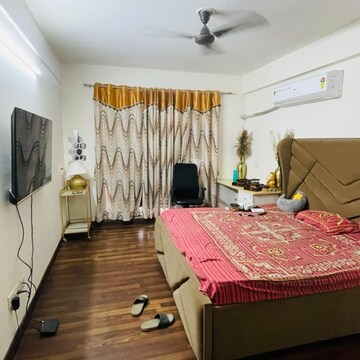 Bedroom in 3 BHK Builder Floor at Sector 47 – for Rent