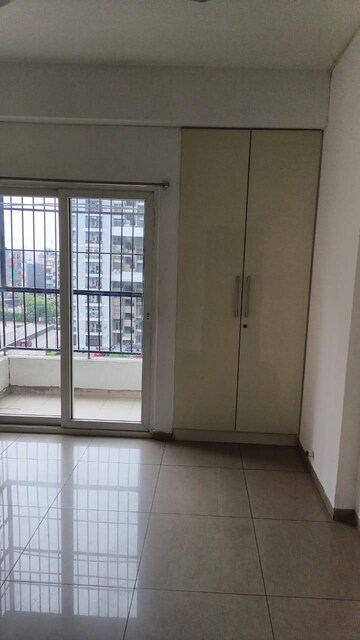 Room in 2 BHK Apartment at Homes 121, Sector 121 – for Sale