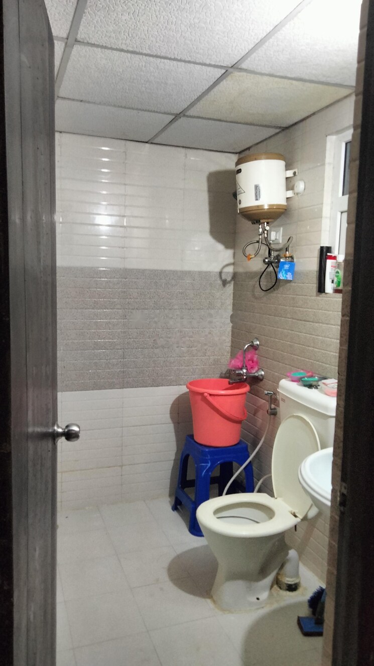 Bathroom, signature-global-grand-iva 2 Bedroom 804 Sq.Ft. Apartment In Sector 103 Gurgaon 9115017