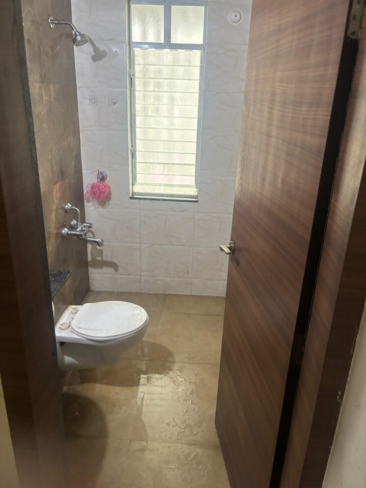 Bathroom, saheel-itrend-homes 2 Bedroom 500 Sq.Ft. Apartment In Hinjewadi Pune 9115122