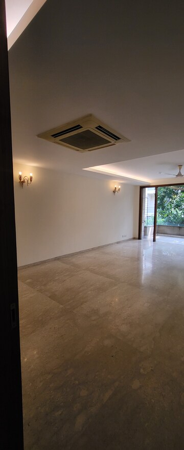 3 BHK Builder Floor For Rent in Defence Colony